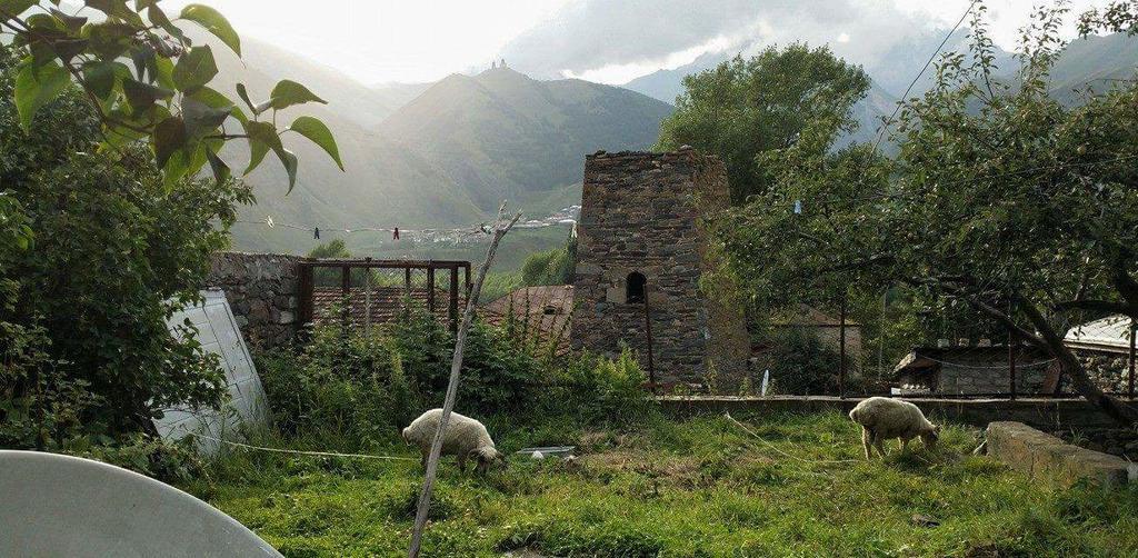Archil&Nino Gigauri Guest House Kazbegi Exterior foto